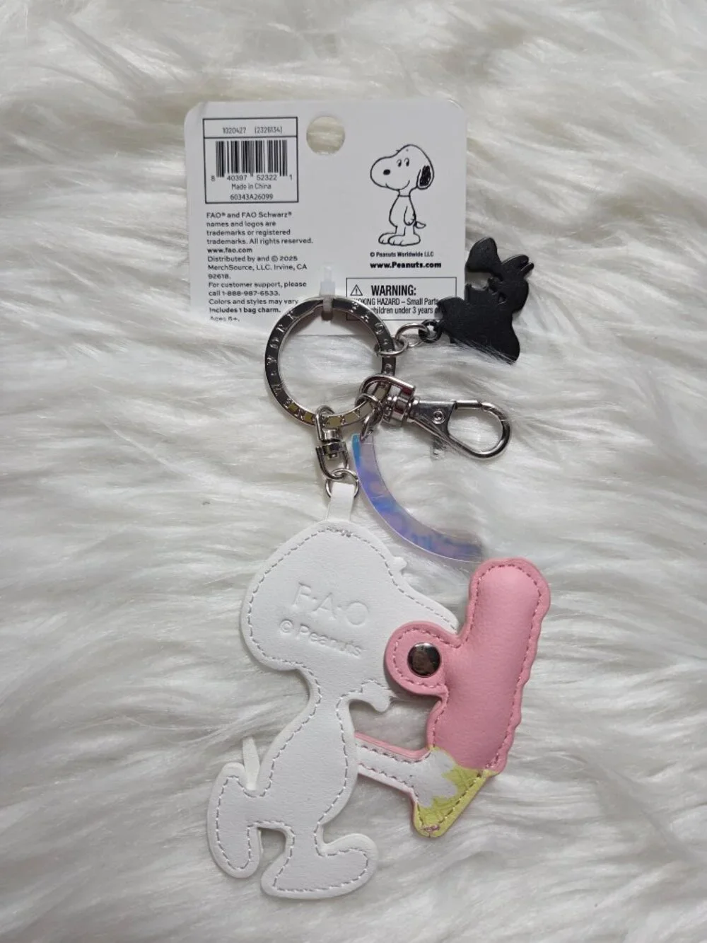 FAO Schwarz x Peanuts Snoopy w/ Ice Cream Keychain